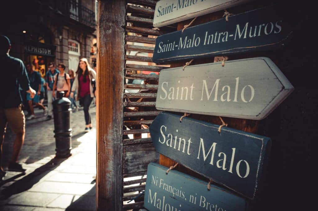 Visiter la ville corsaire de Saint-Malo. gîte de charme proche du mont saint-michel, location touristique en normandie. Visiter le Mont Saint-Michel, visiter Saint-Malo.